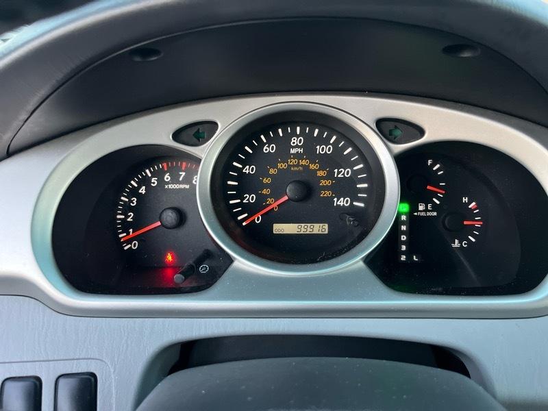 Toyota Highlander Limited V6 2WD 2006