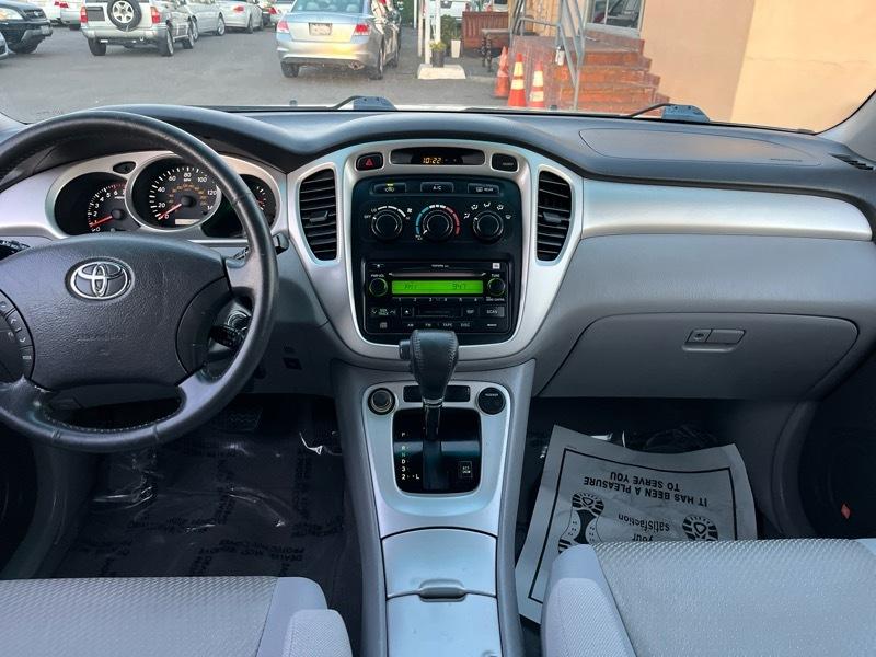 Toyota Highlander Limited V6 2WD 2006