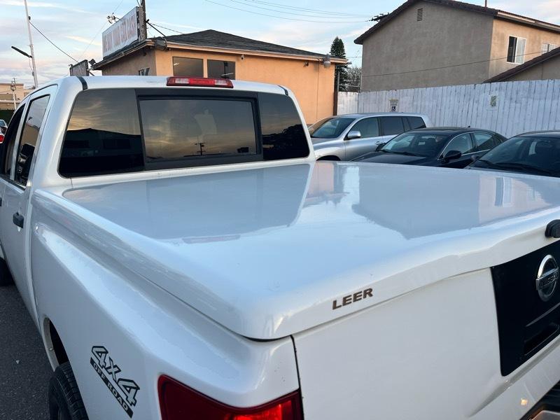 Nissan Titan XE Crew Cab 4WD 2005