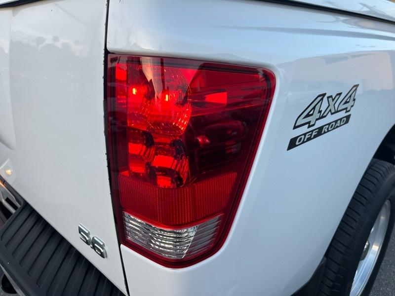 Nissan Titan XE Crew Cab 4WD 2005