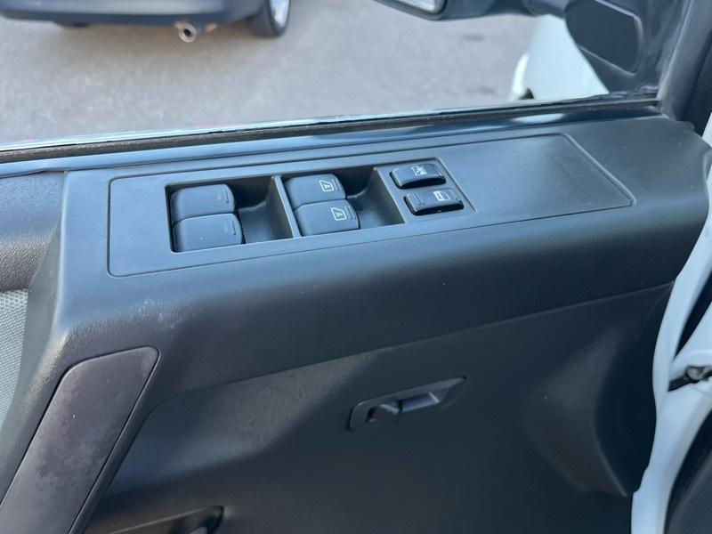 Nissan Titan XE Crew Cab 4WD 2005