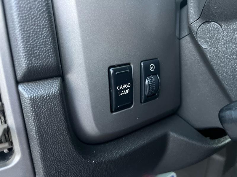 Nissan Titan XE Crew Cab 4WD 2005