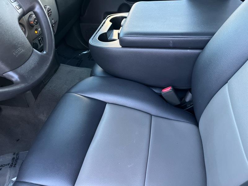 Nissan Titan XE Crew Cab 4WD 2005