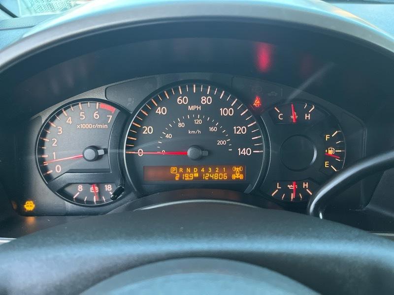 Nissan Titan XE Crew Cab 4WD 2005