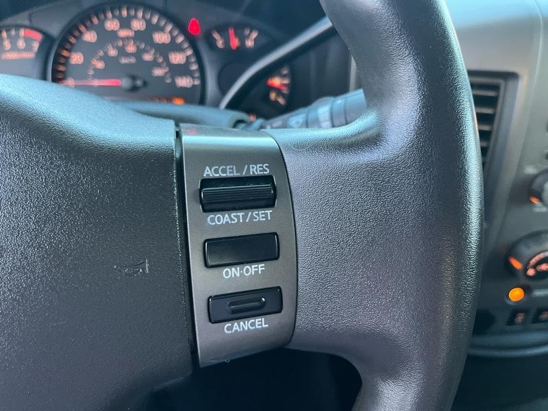 Nissan Titan XE Crew Cab 4WD 2005