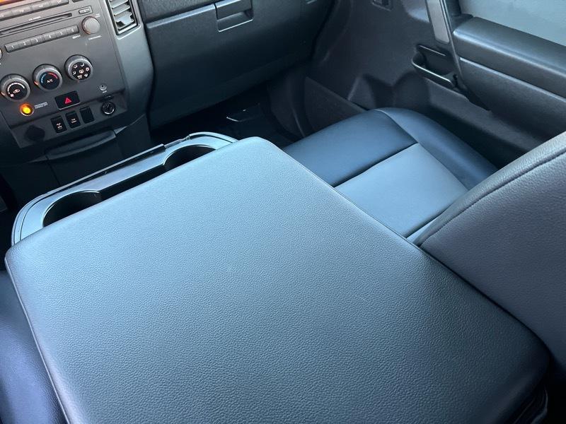 Nissan Titan XE Crew Cab 4WD 2005