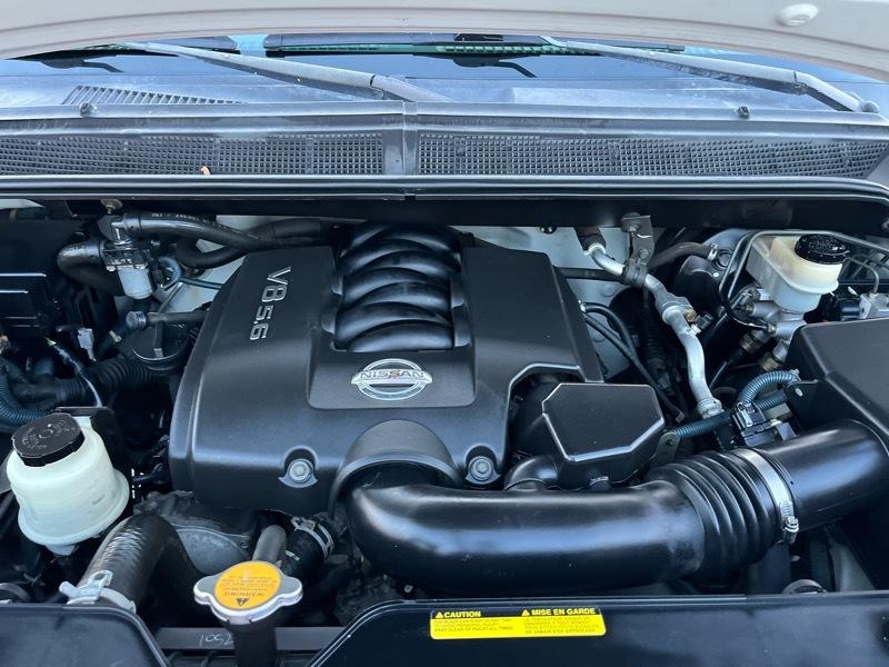 Nissan Titan XE Crew Cab 4WD 2005