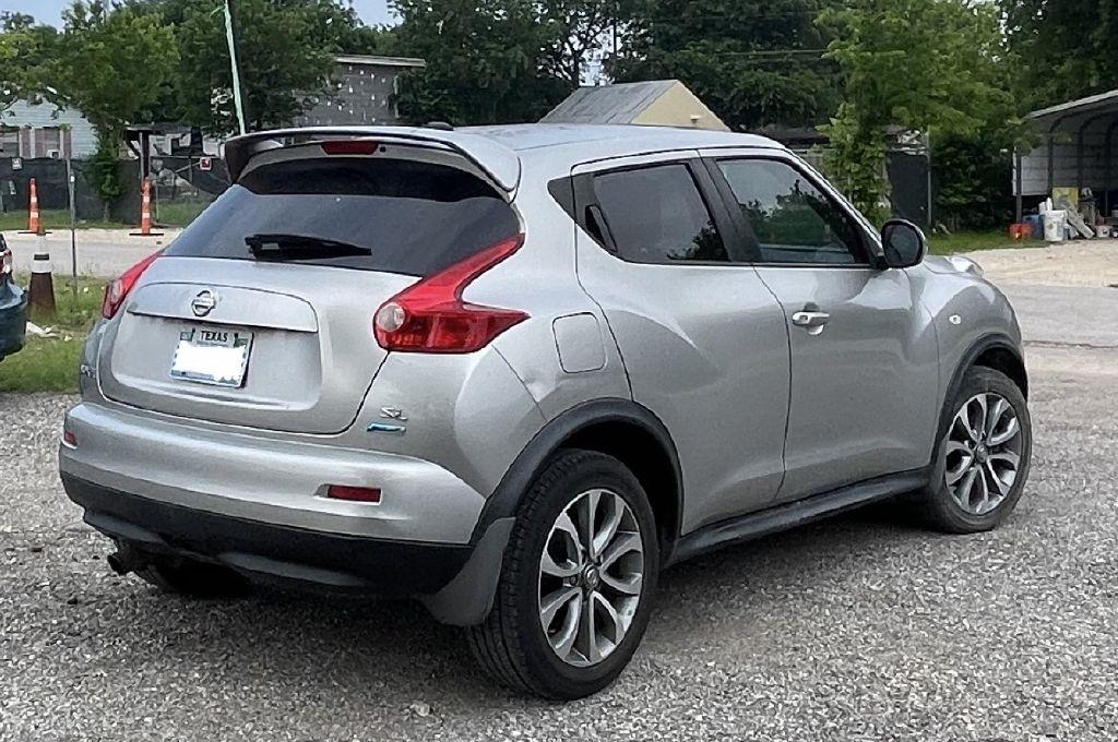 Nissan Juke S FWD 2012