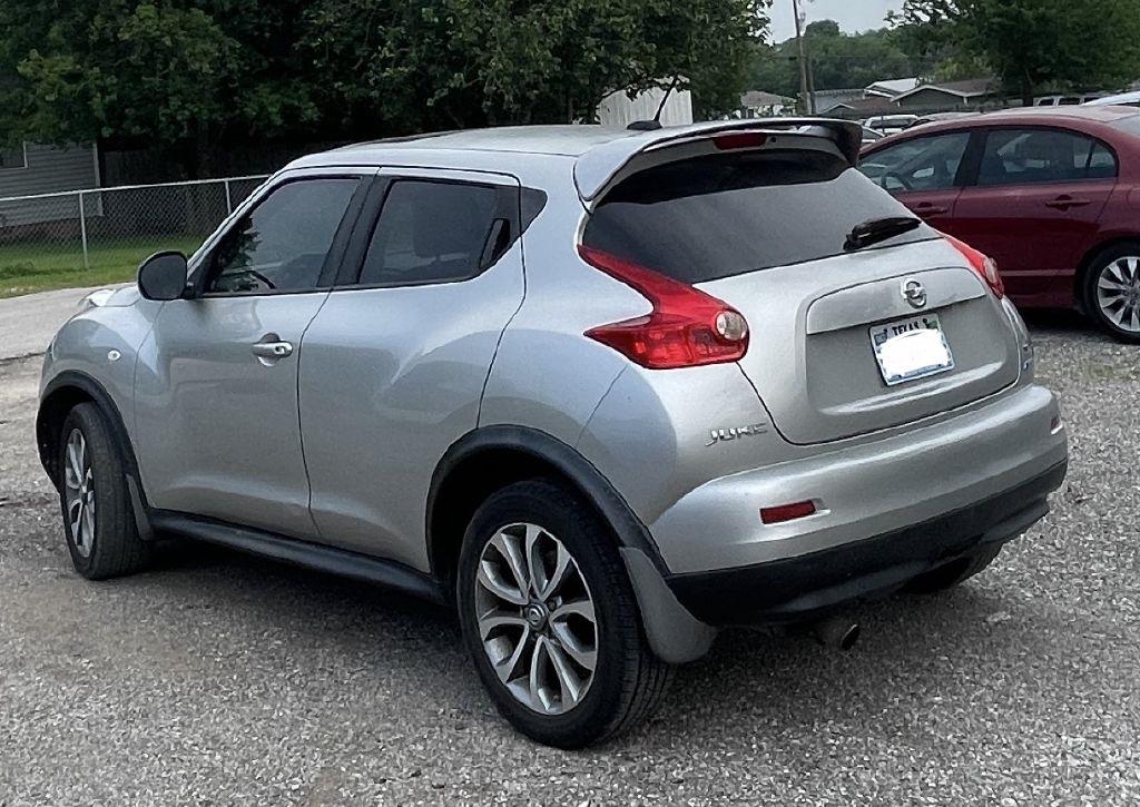 Nissan Juke S FWD 2012