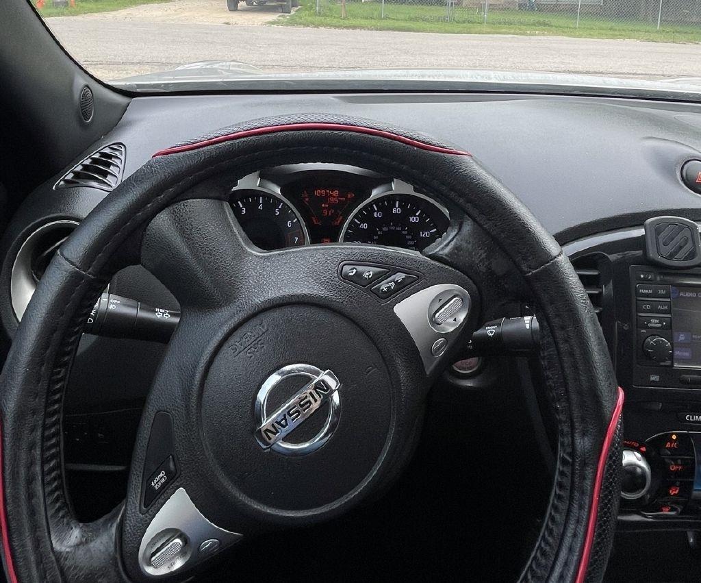 Nissan Juke S FWD 2012