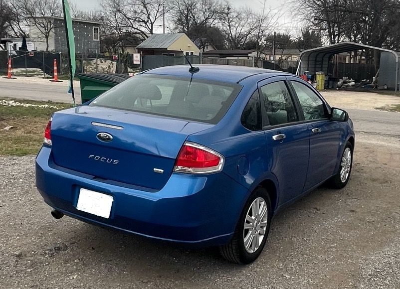 Ford Focus SEL Sedan 2011