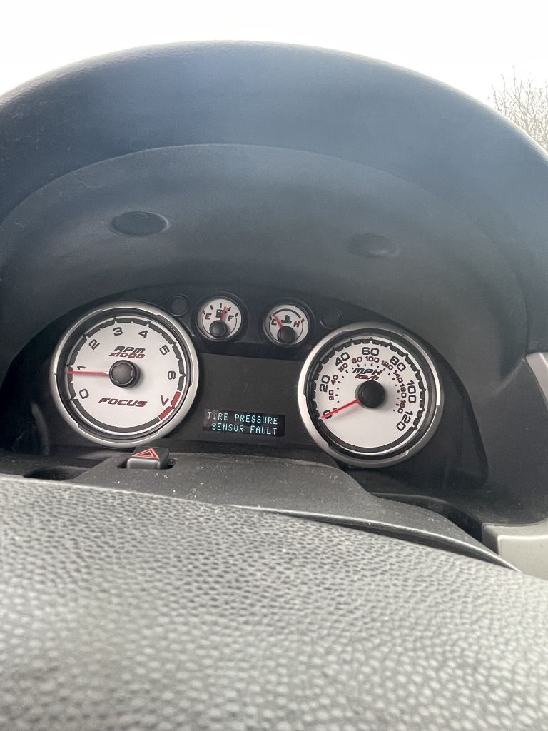 Ford Focus SEL Sedan 2011