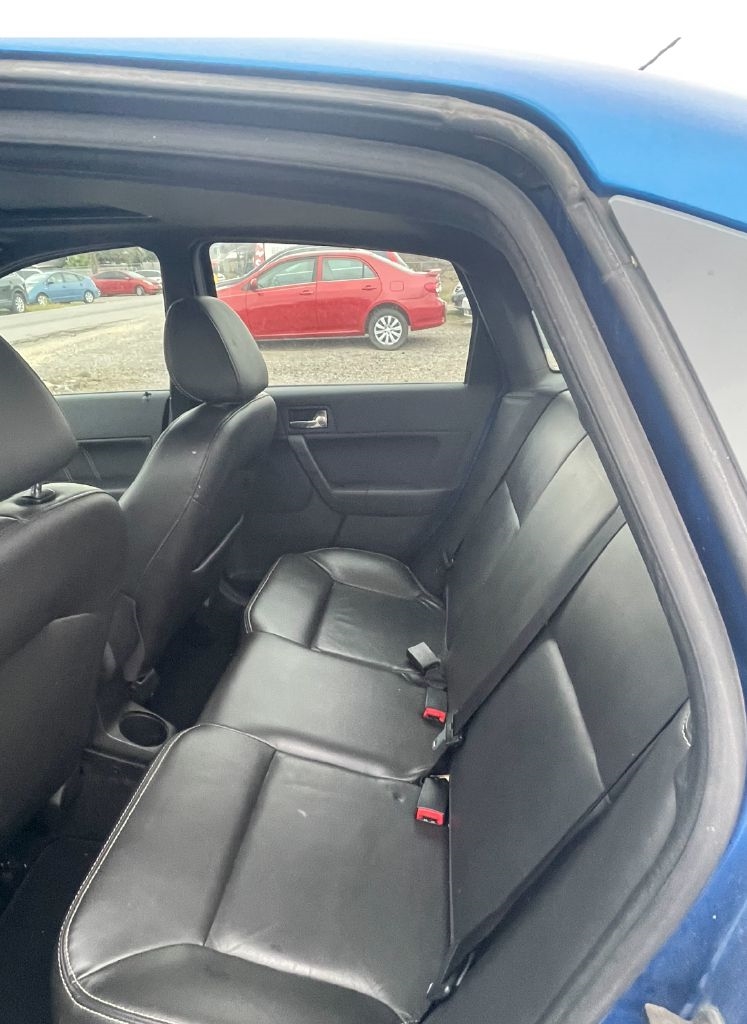 Ford Focus SEL Sedan 2011