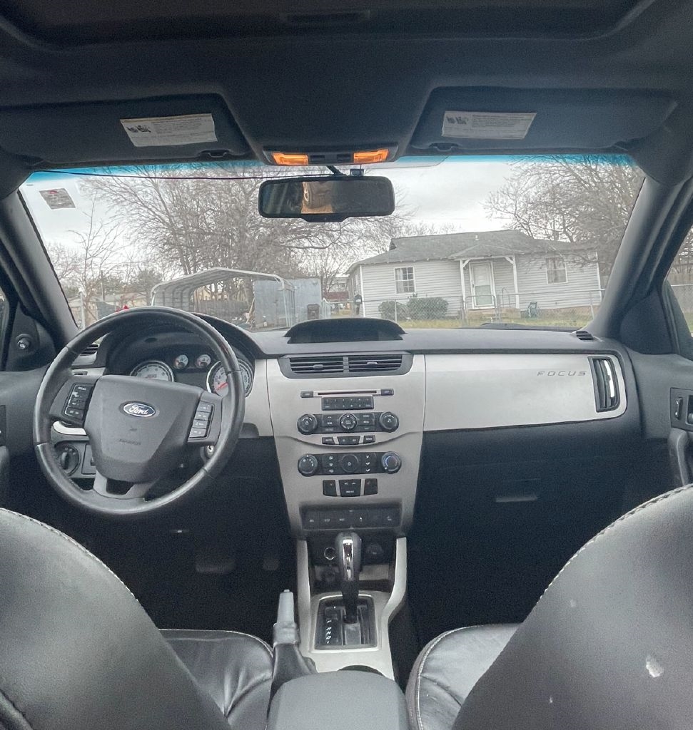 Ford Focus SEL Sedan 2011