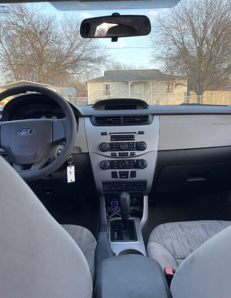 Ford Focus SE Sedan 2008