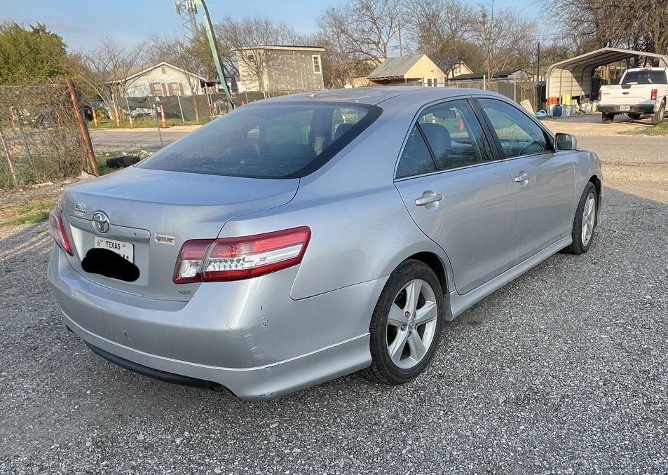 Toyota Camry Base 6-Spd AT 2011