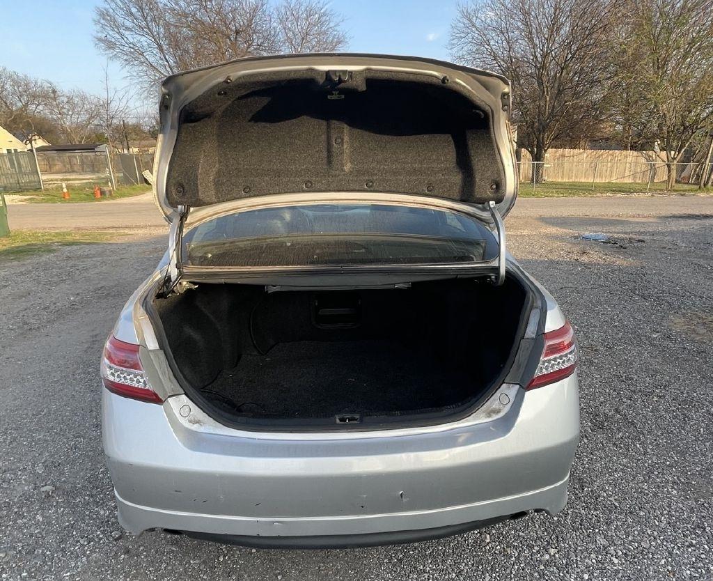 Toyota Camry Base 6-Spd AT 2011