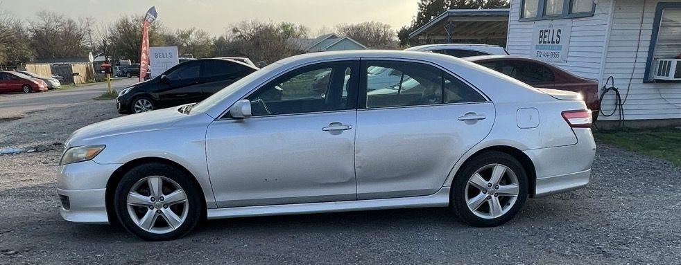 Toyota Camry Base 6-Spd AT 2011