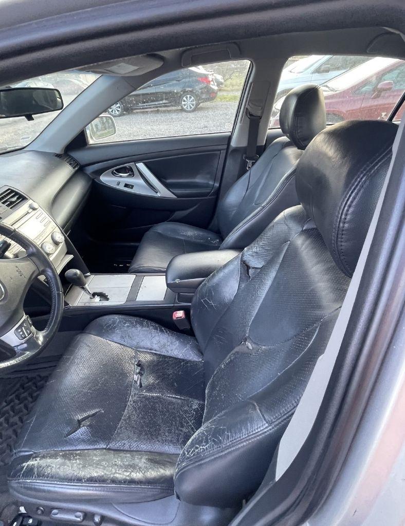 Toyota Camry Base 6-Spd AT 2011