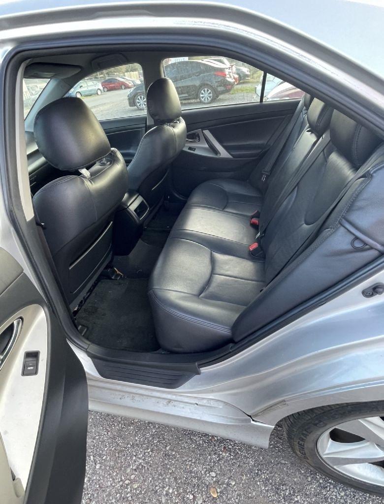 Toyota Camry Base 6-Spd AT 2011