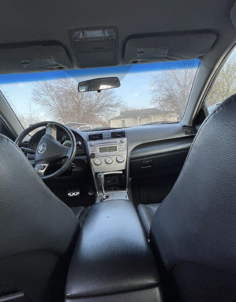 Toyota Camry Base 6-Spd AT 2011