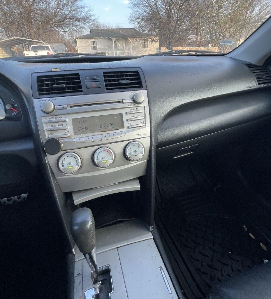 Toyota Camry Base 6-Spd AT 2011