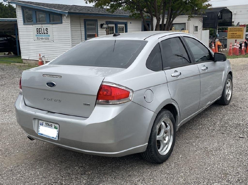 Ford Focus SEL Sedan 2010