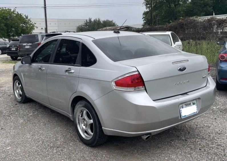 Ford Focus SEL Sedan 2010
