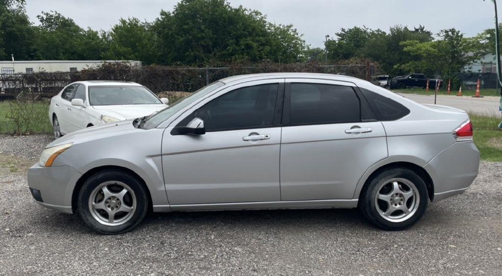Ford Focus SEL Sedan 2010
