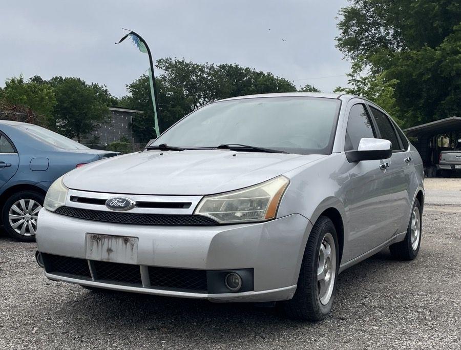 Ford Focus SEL Sedan 2010