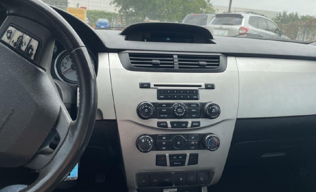 Ford Focus SEL Sedan 2010