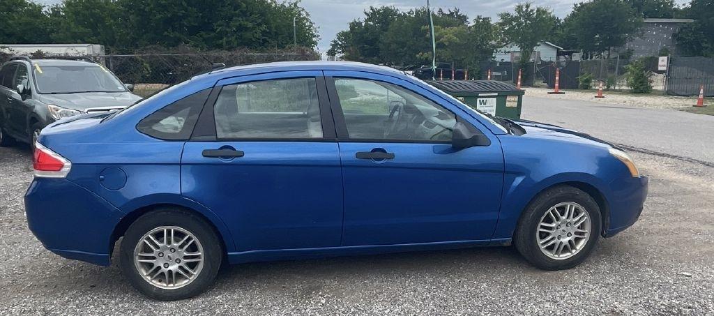 Ford Focus SE Sedan 2010