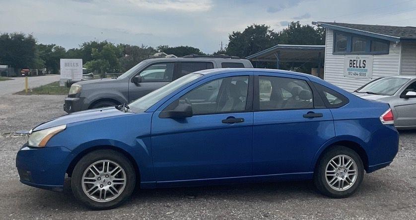 Ford Focus SE Sedan 2010