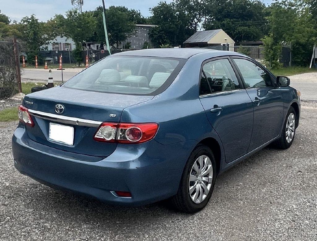 Toyota Corolla S 5-Speed MT 2013