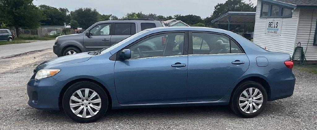 Toyota Corolla S 5-Speed MT 2013