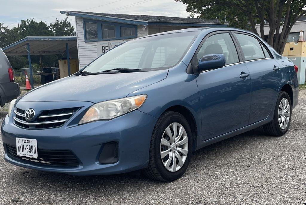Toyota Corolla S 5-Speed MT 2013