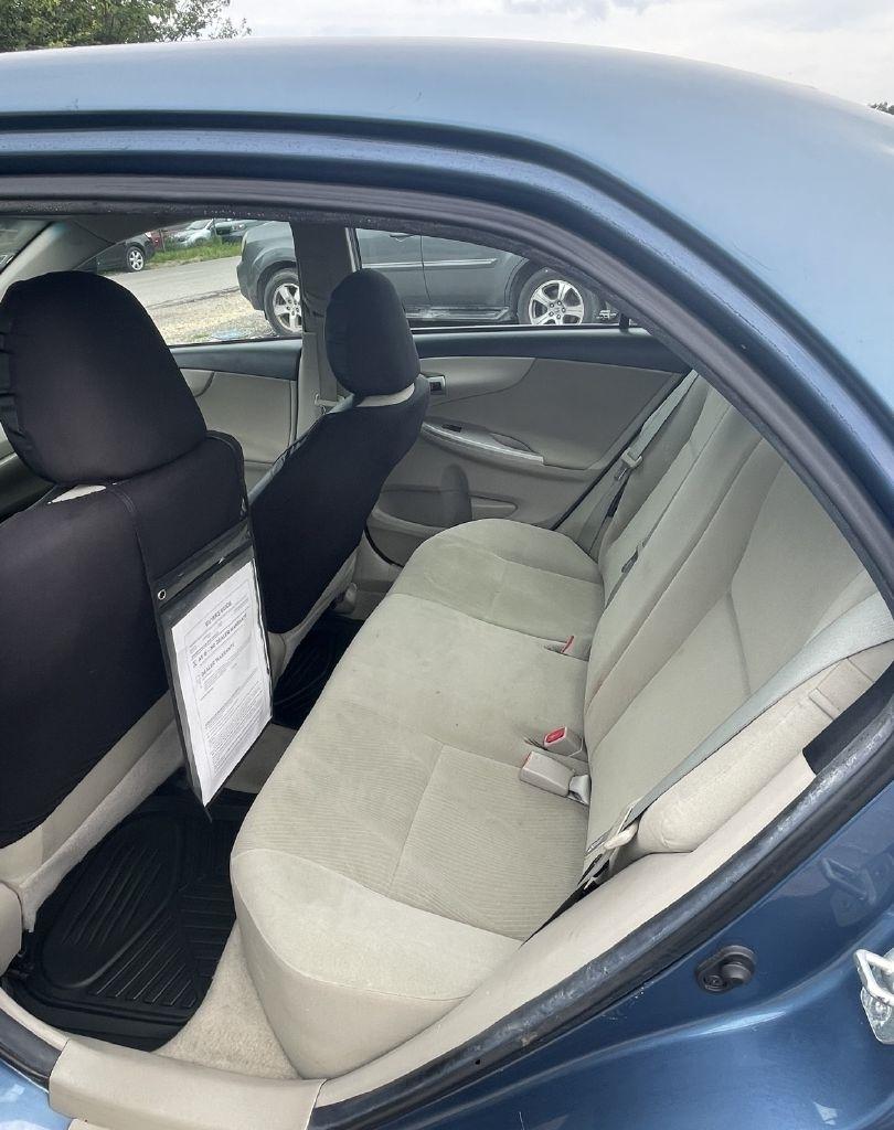 Toyota Corolla S 5-Speed MT 2013