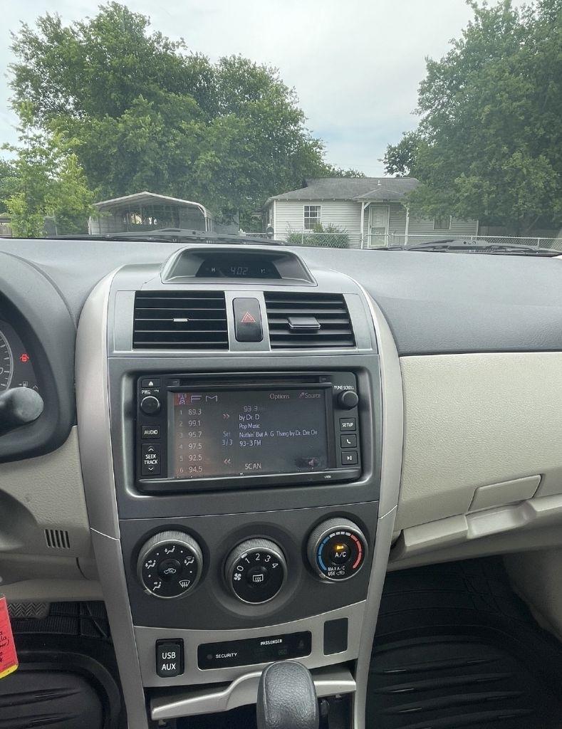 Toyota Corolla S 5-Speed MT 2013