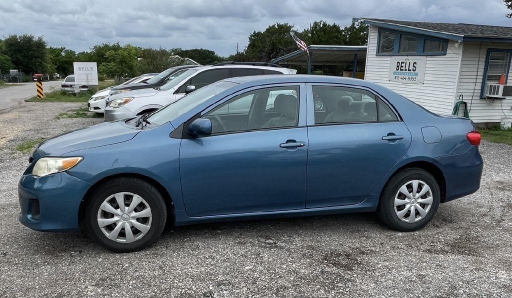 Toyota Corolla S 5-Speed MT 2013