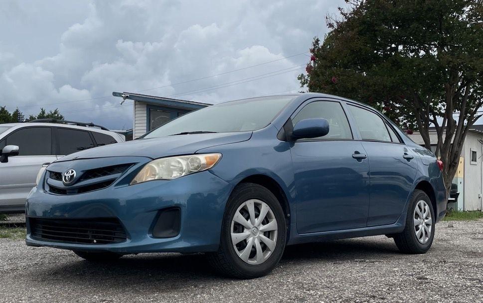 Toyota Corolla S 5-Speed MT 2013