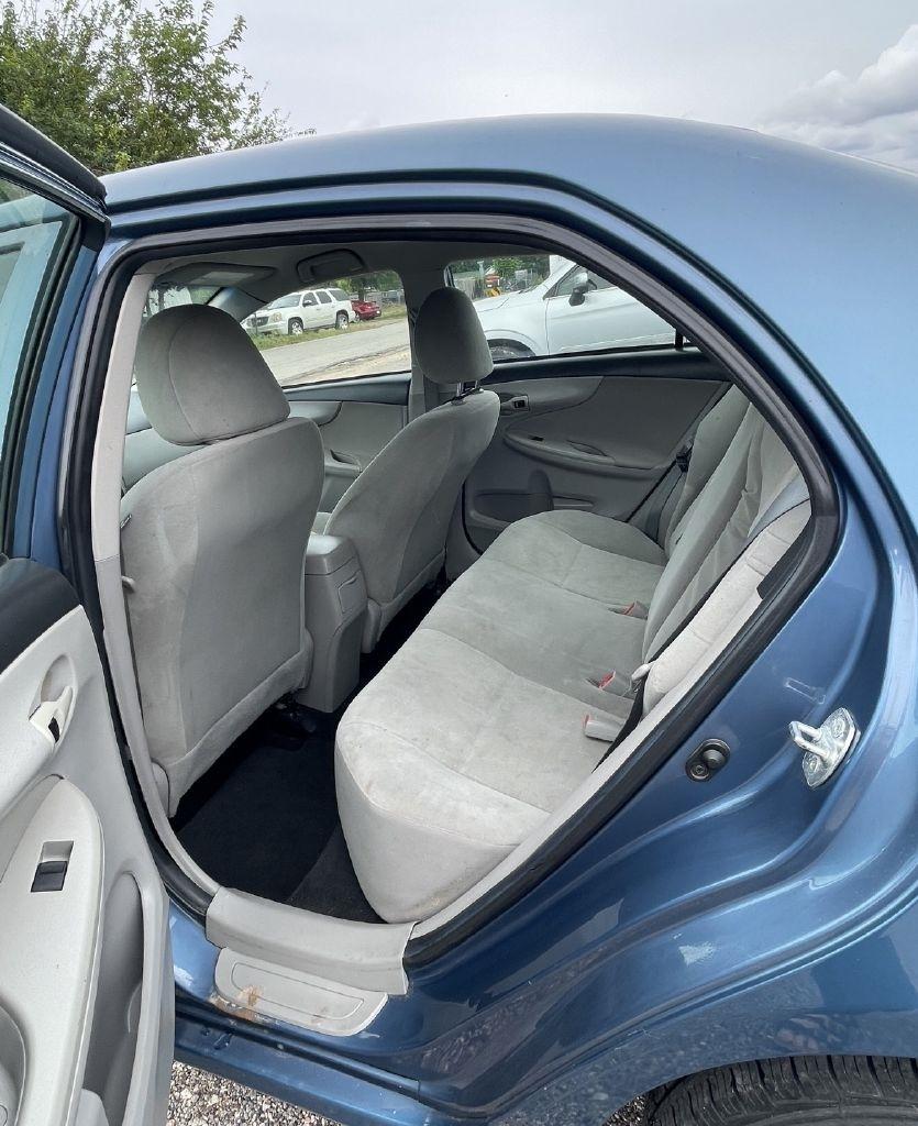 Toyota Corolla S 5-Speed MT 2013