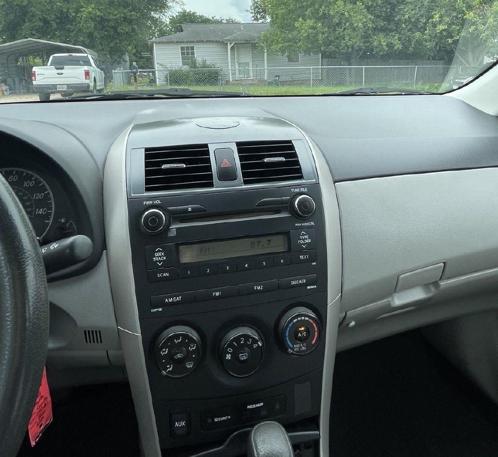 Toyota Corolla S 5-Speed MT 2013