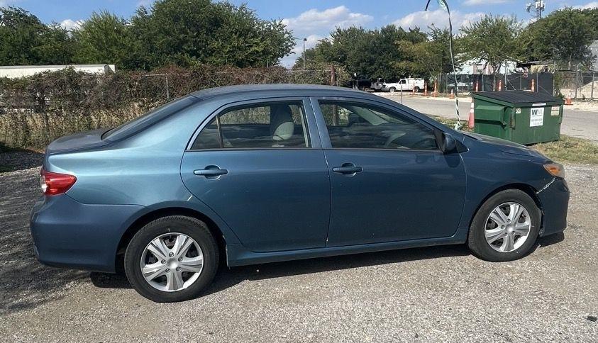 Toyota Corolla photo 2