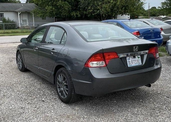 Honda Civic LX Sedan 5-Speed AT 2009