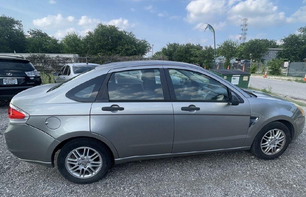 Ford Focus SE Sedan 2008