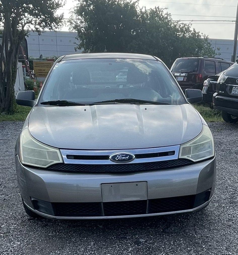 Ford Focus SE Sedan 2008