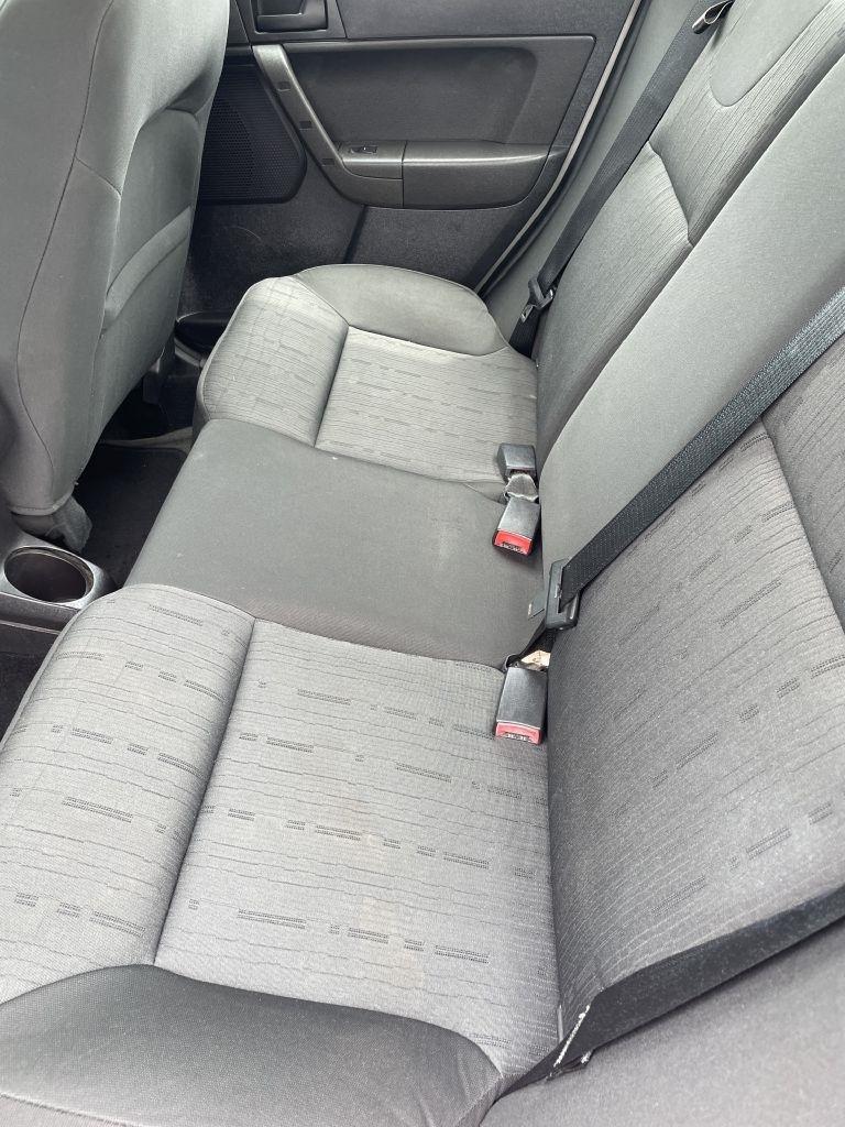 Ford Focus SE Sedan 2008