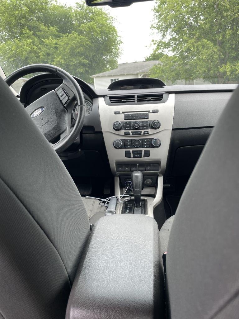 Ford Focus SE Sedan 2008