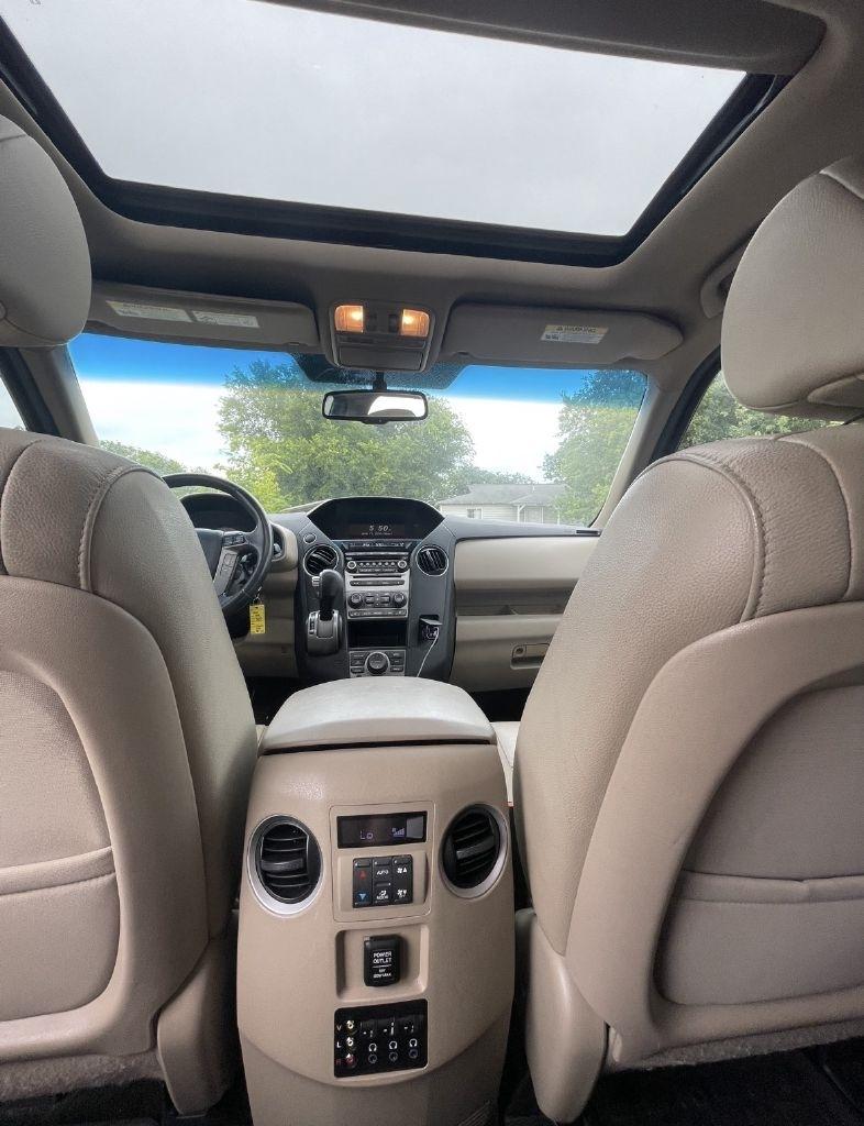 Honda Pilot Touring 2WD 5-Spd AT with DVD 2014