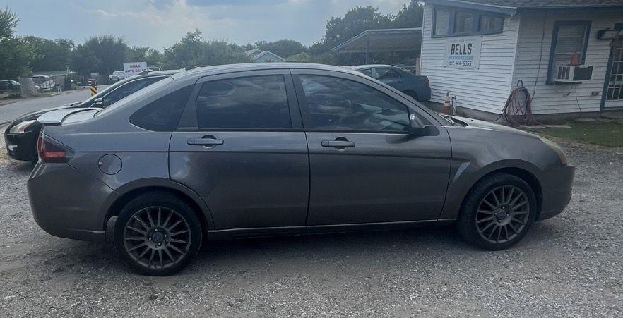 Ford Focus photo 2